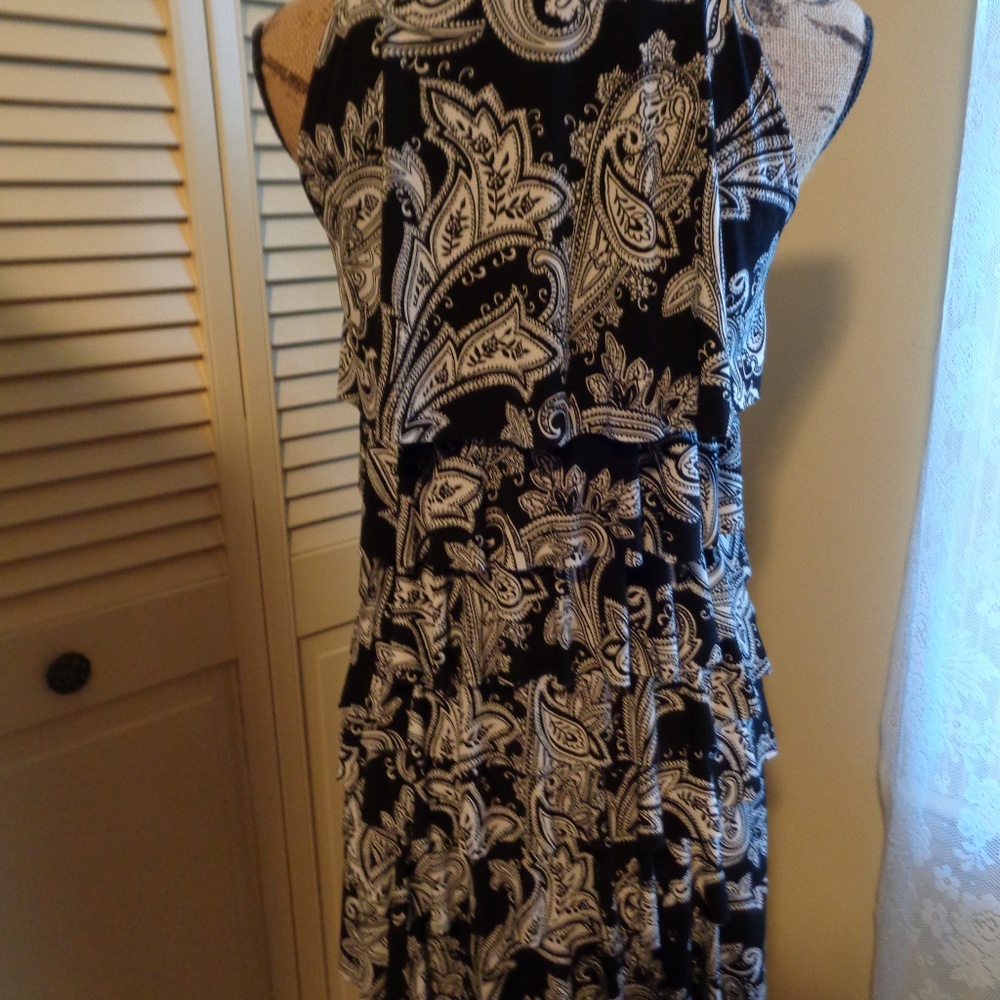 WHBM SLEEVELESS TIERED DRESS - Picture 4 of 5